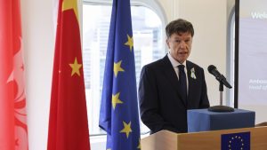 Стоките на цени в юани може да са следващите