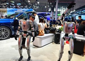 Си поздравява Тонглун при преизбирането му за партиен лидер на Лаос