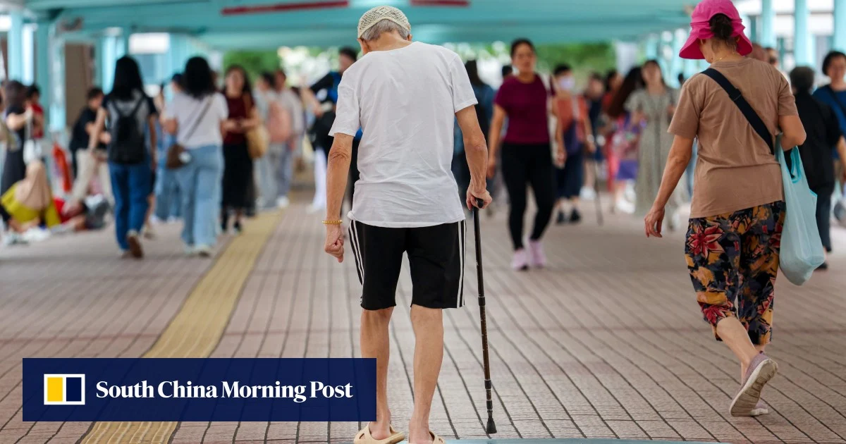 Мъжете, грижещи се за бащите си в Хонконг, имат нужда от подкрепа