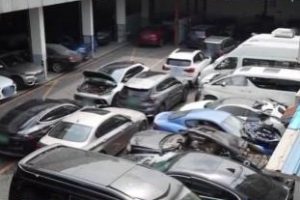 Шанхайската полиция разкрива измама със застраховки за луксозни коли