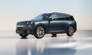 Флагманският SUV на Lynk & Co се изправя срещу Range Rover
