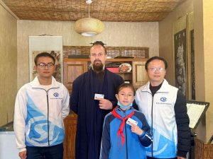 Американецът получава първата социалноосигурителна карта на Wudang за неграждани