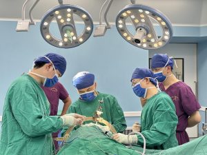 Болница в Гуанси имплантира BCI мозъчен пейсмейкър на пациент с Паркинсон