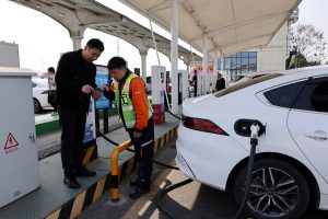 Зареждането на електромобили по магистрала достига рекордно високо ниво по време на празника на Пролетния фестивал