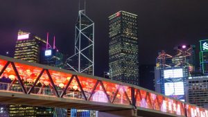 Пешеходен мост, свързващ централния кей на Хонконг с IFC, ще бъде затворен за разрушаване