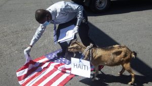 Бъдещето на Хаити е несигурно на фона на заплахи от САЩ, кървав конфликт между банди