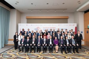 Хонг Конг засилва ролята си на международен образователен център и врата към GBA, разширявайки трансграничното обучение и изследвания