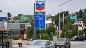 Как „глупавата война“ на САЩ с Иран подпали стабилността на цените на горивата в Америка